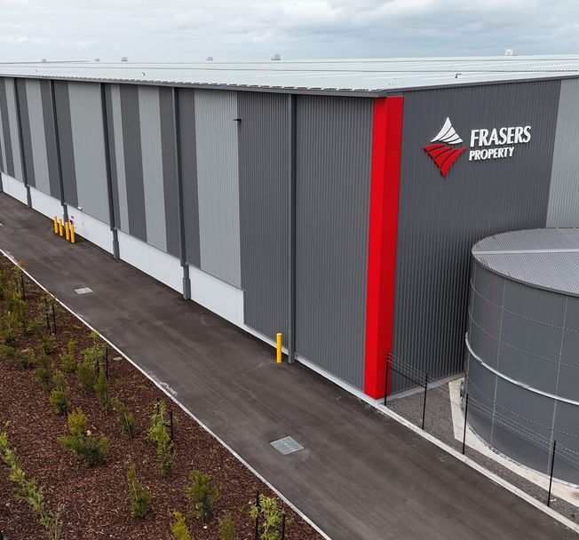 Aluminium cladding installation for warehouse offices